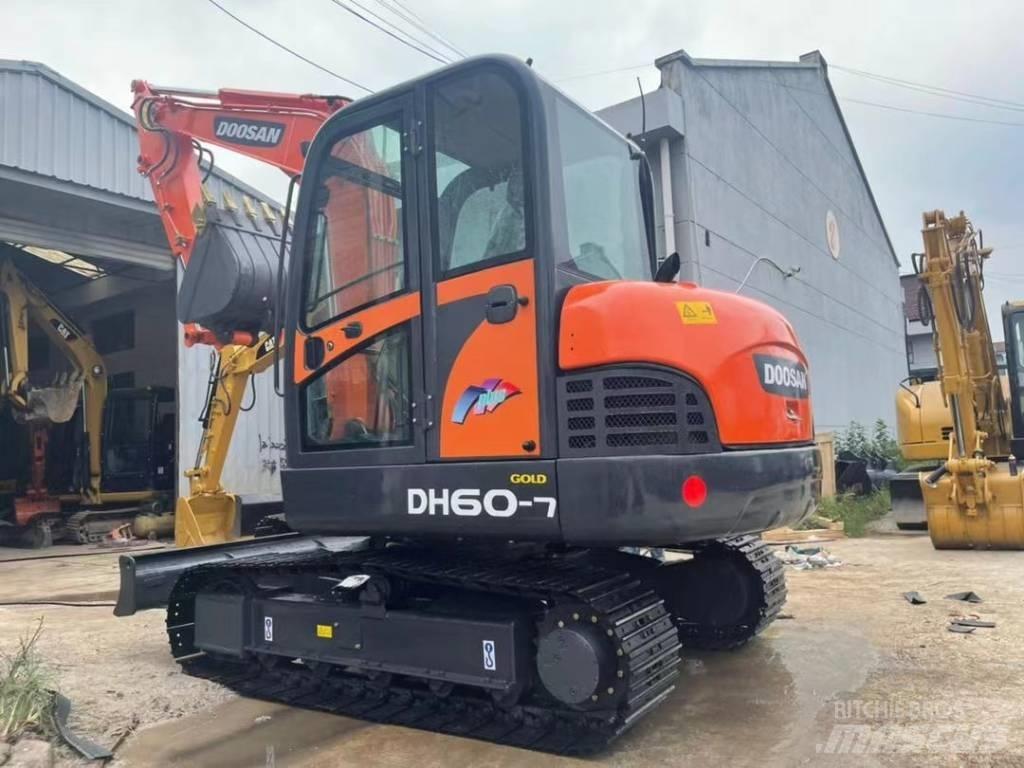 Doosan DH 60-7 ミニ油圧ショベル 7t以下（ミニユンボ・ミニディガー）