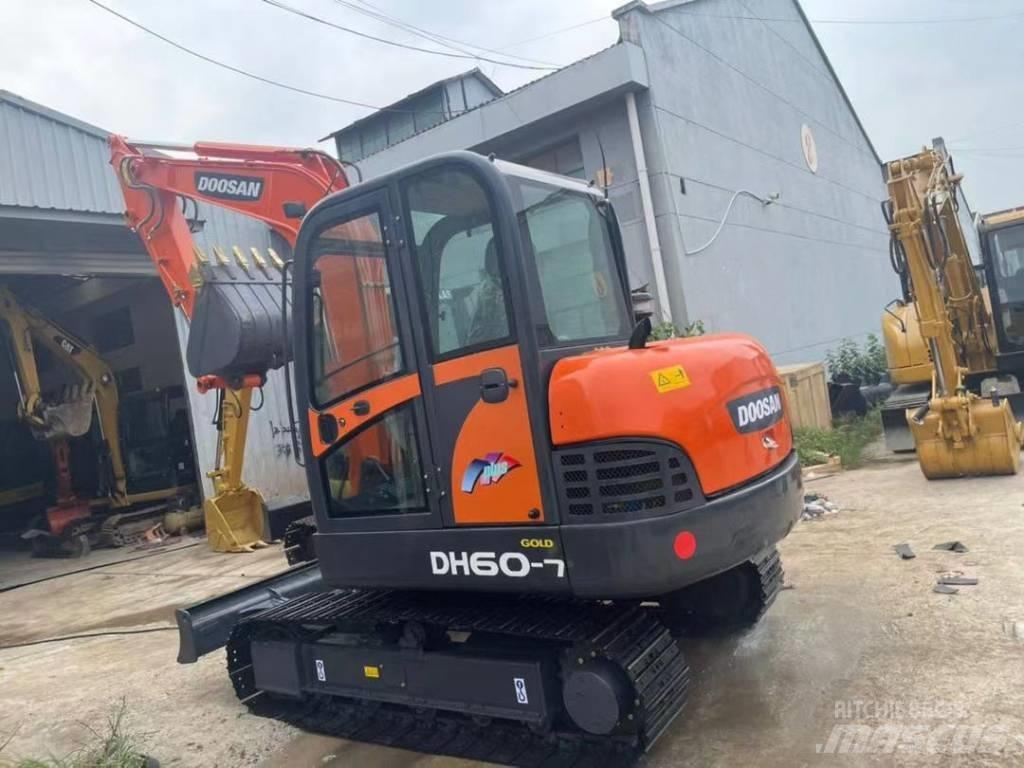 Doosan DH 60-7 ミニ油圧ショベル 7t以下（ミニユンボ・ミニディガー）