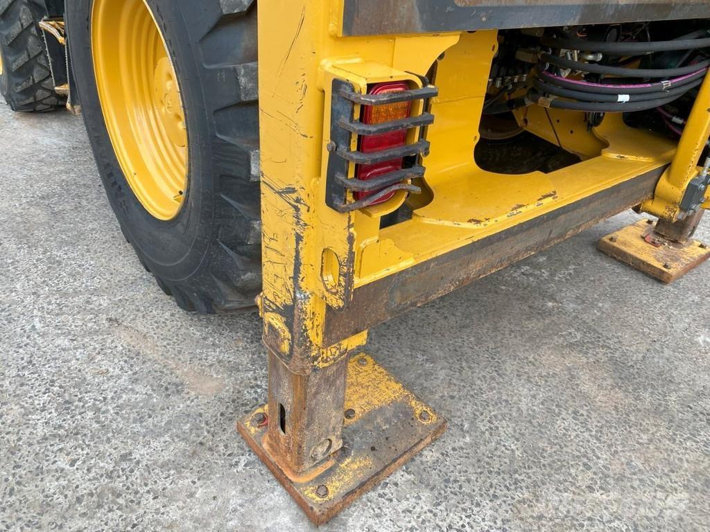 CAT 432F2 NVT バックホーローダー