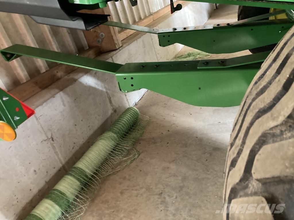 John Deere V461M ラウンドベーラー