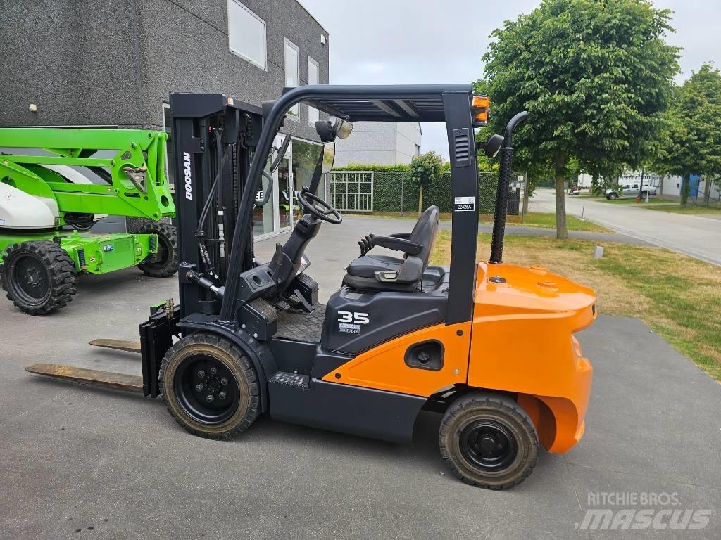 Doosan D 35 S-7 ディーゼル・軽油