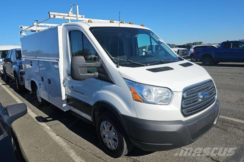 Ford Transit 350 パネルバン