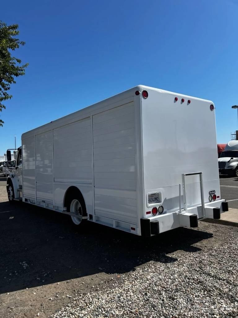 Freightliner M2 飲料運送車両