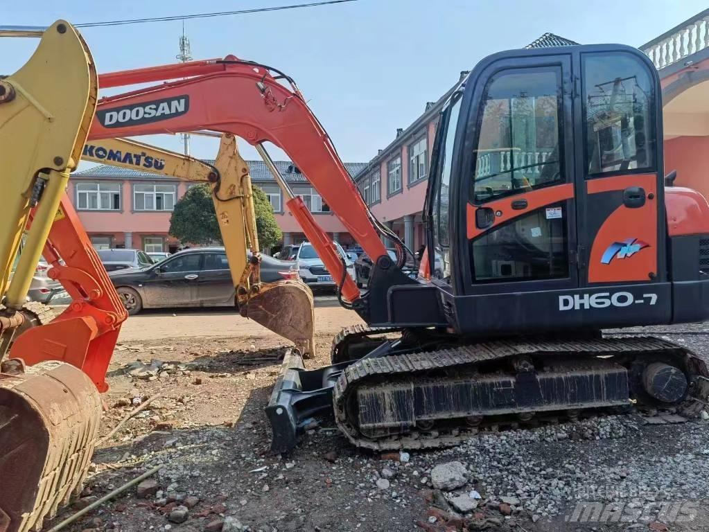Doosan DH 60-7 ミニ油圧ショベル 7t以下（ミニユンボ・ミニディガー）
