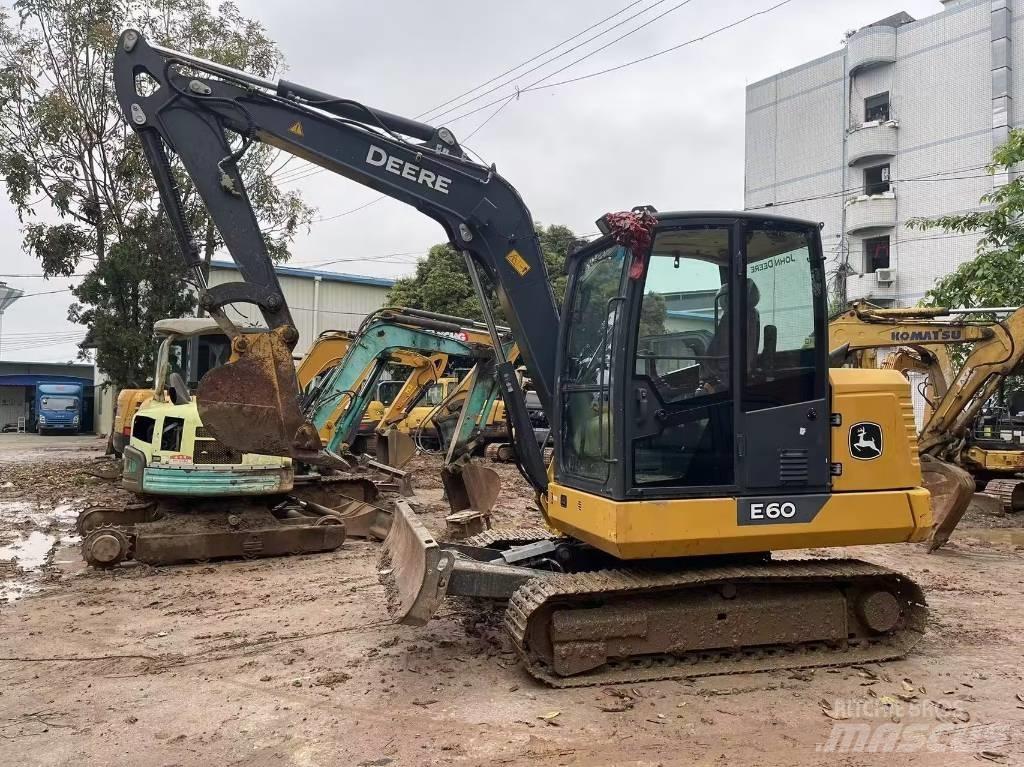 John Deere E60 ミニ油圧ショベル 7t以下（ミニユンボ・ミニディガー）