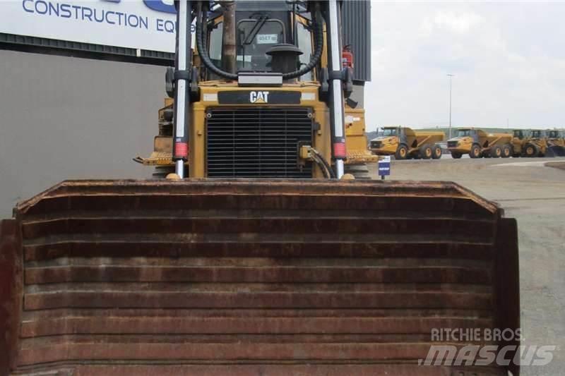 CAT D6R ブルドーザー