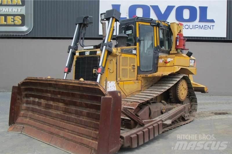CAT D6R ブルドーザー