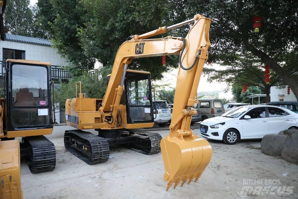 CAT E 70 B ミニ油圧ショベル 7t以下（ミニユンボ・ミニディガー）