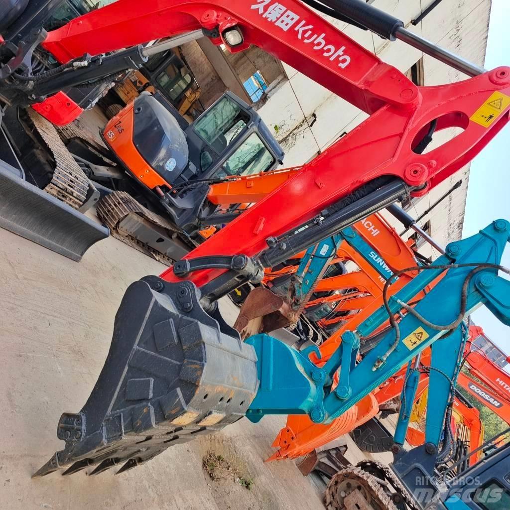 Kubota KX 163 ミニ油圧ショベル 7t以下（ミニユンボ・ミニディガー）