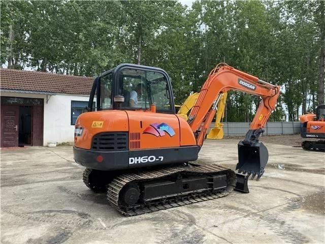 Doosan DH 60-7 ミニ油圧ショベル 7t以下（ミニユンボ・ミニディガー）
