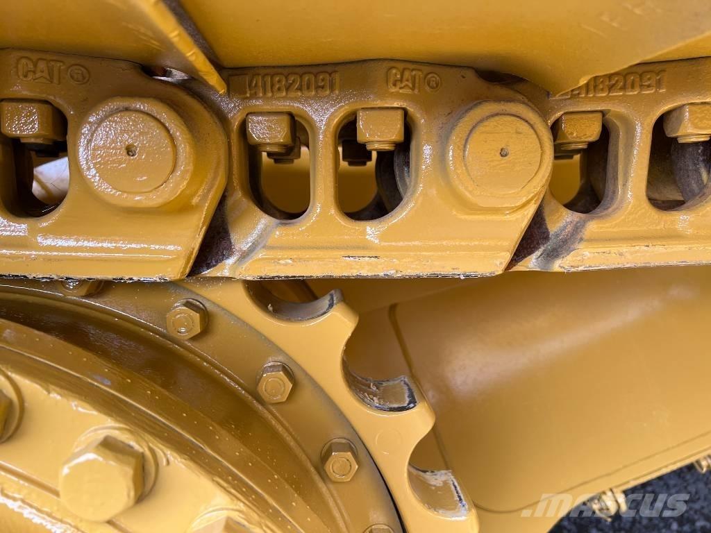 CAT D 6 T LGP ブルドーザー