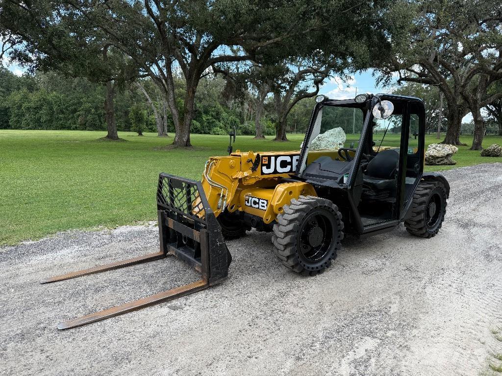 JCB 525-60 テレスコーピックハンドラー