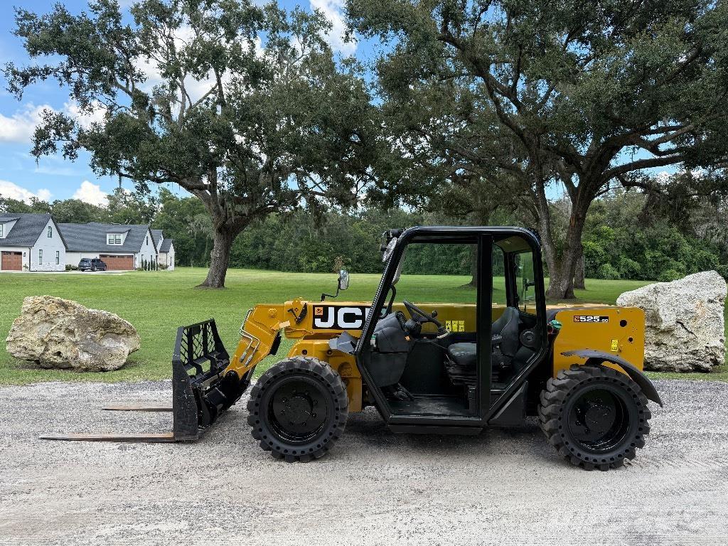 JCB 525-60 テレスコーピックハンドラー