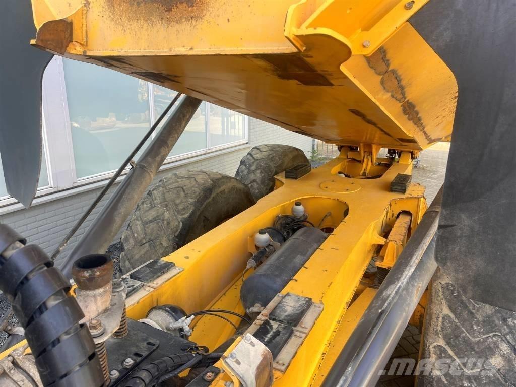 Volvo A25E アーティキュレート式ダンプトラック