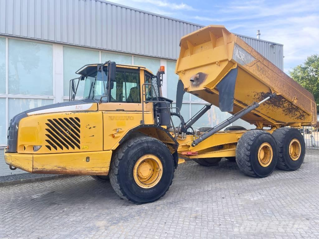 Volvo A25E アーティキュレート式ダンプトラック