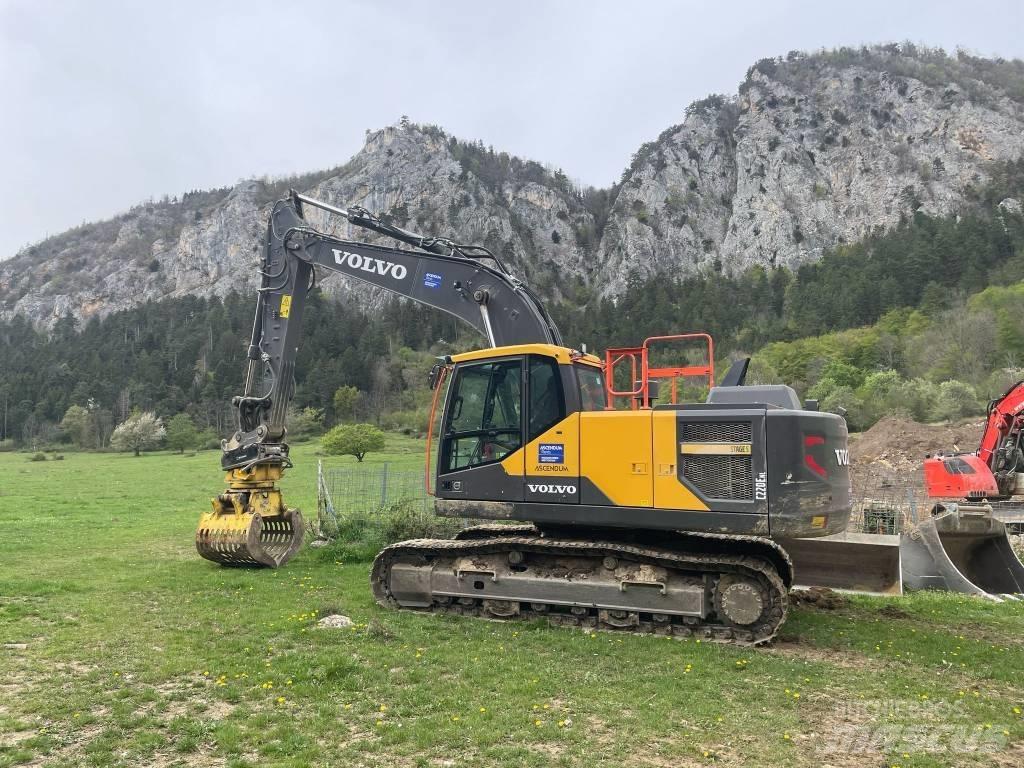 Volvo EC 220 E 大型油圧ショベル12t以上（パワーショベル・ユンボ）