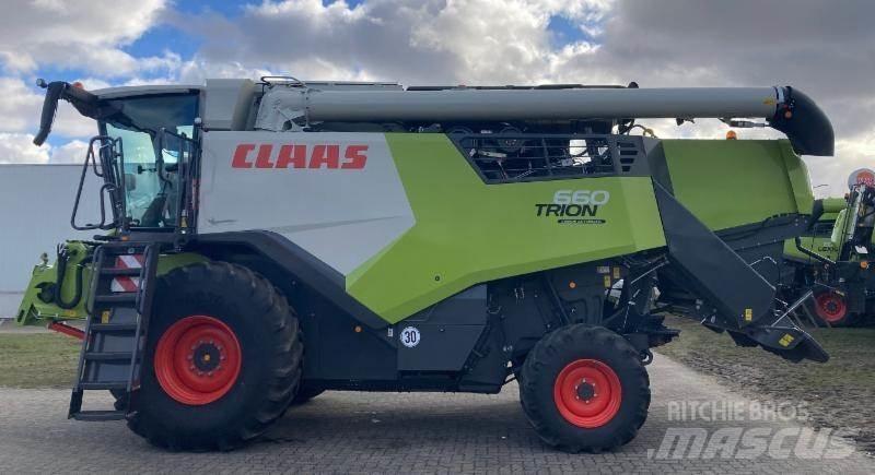 CLAAS TRION 660 コンバイン