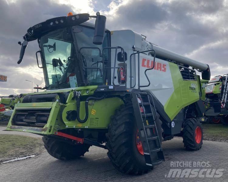 CLAAS TRION 660 コンバイン