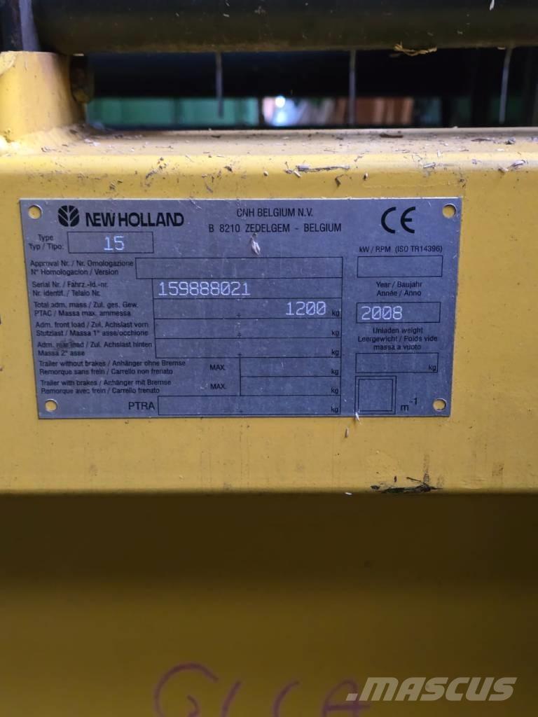 New Holland TC 5050 コンバイン