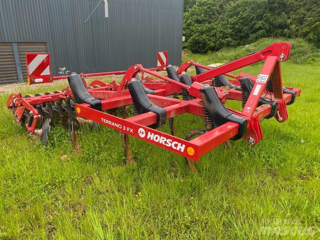 Horsch Terrano 3 FX カルチベーター