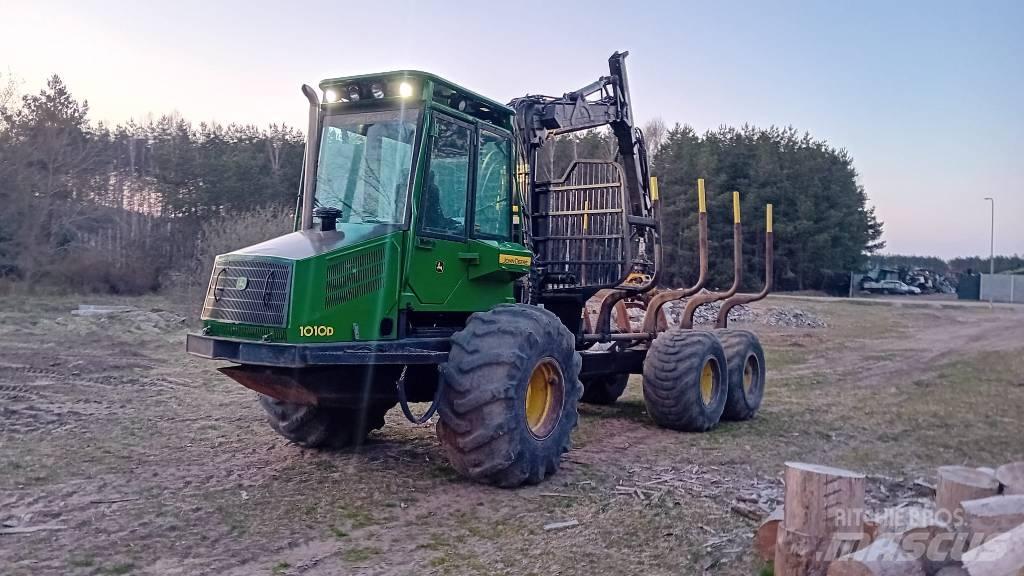 John Deere 1010D フォワーダー