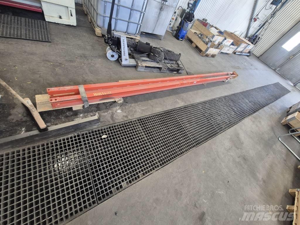 Sandvik Robolt 地下ケーブルボルター