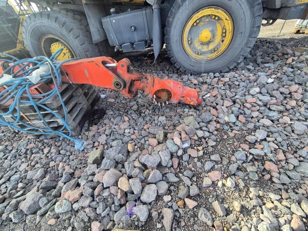 Sandvik Robolt 地下ケーブルボルター