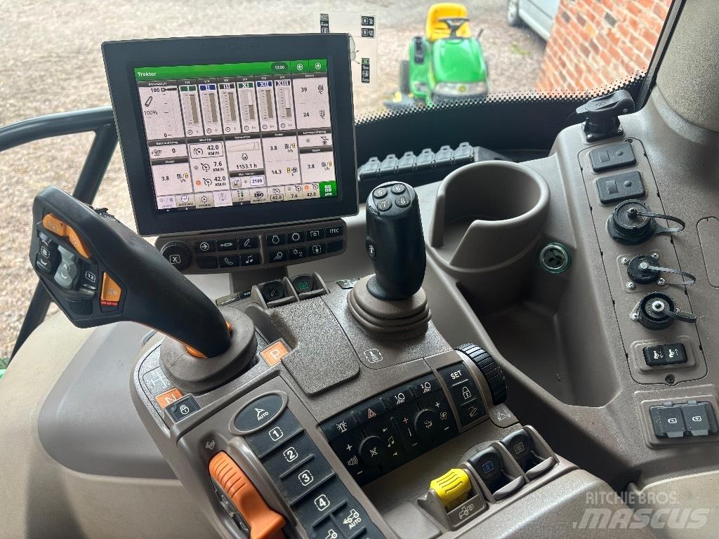 John Deere 6130 R トラクター