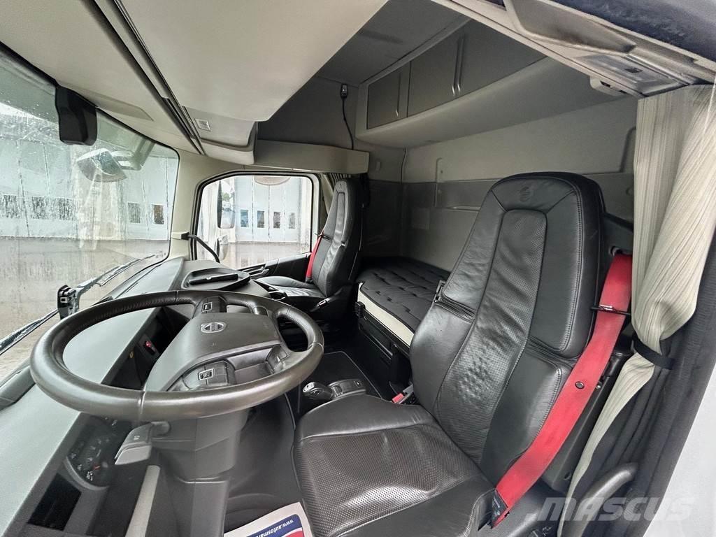Volvo FH Flakbil 平ボディー