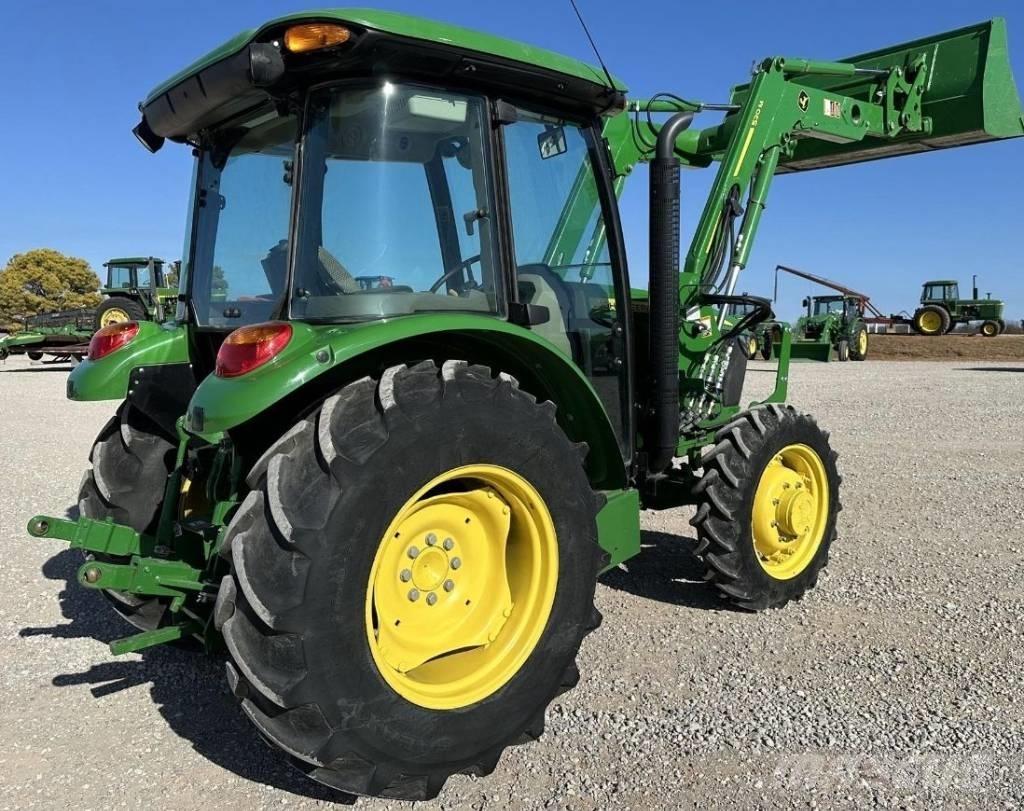 John Deere 5075 E トラクター