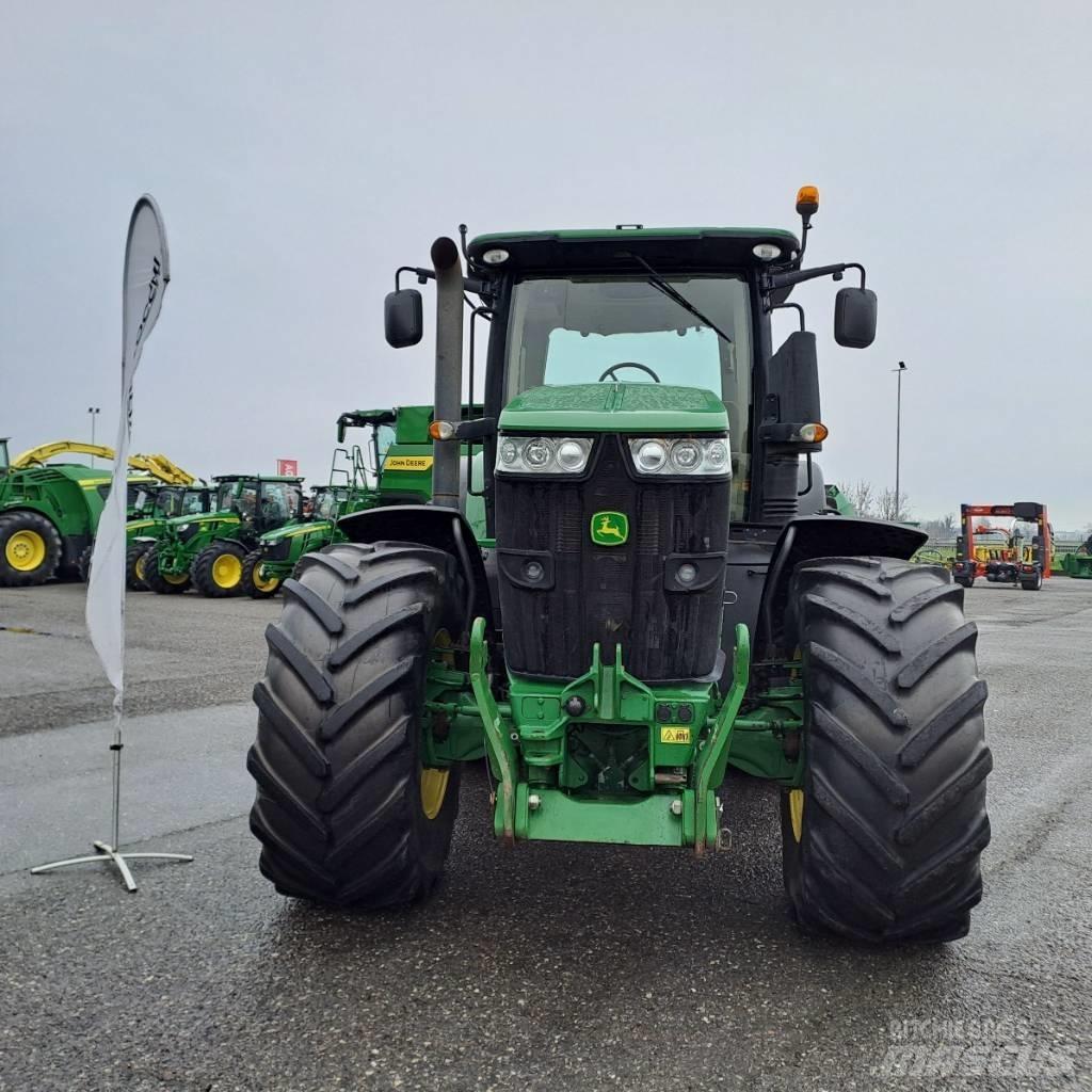 John Deere 7230 R トラクター