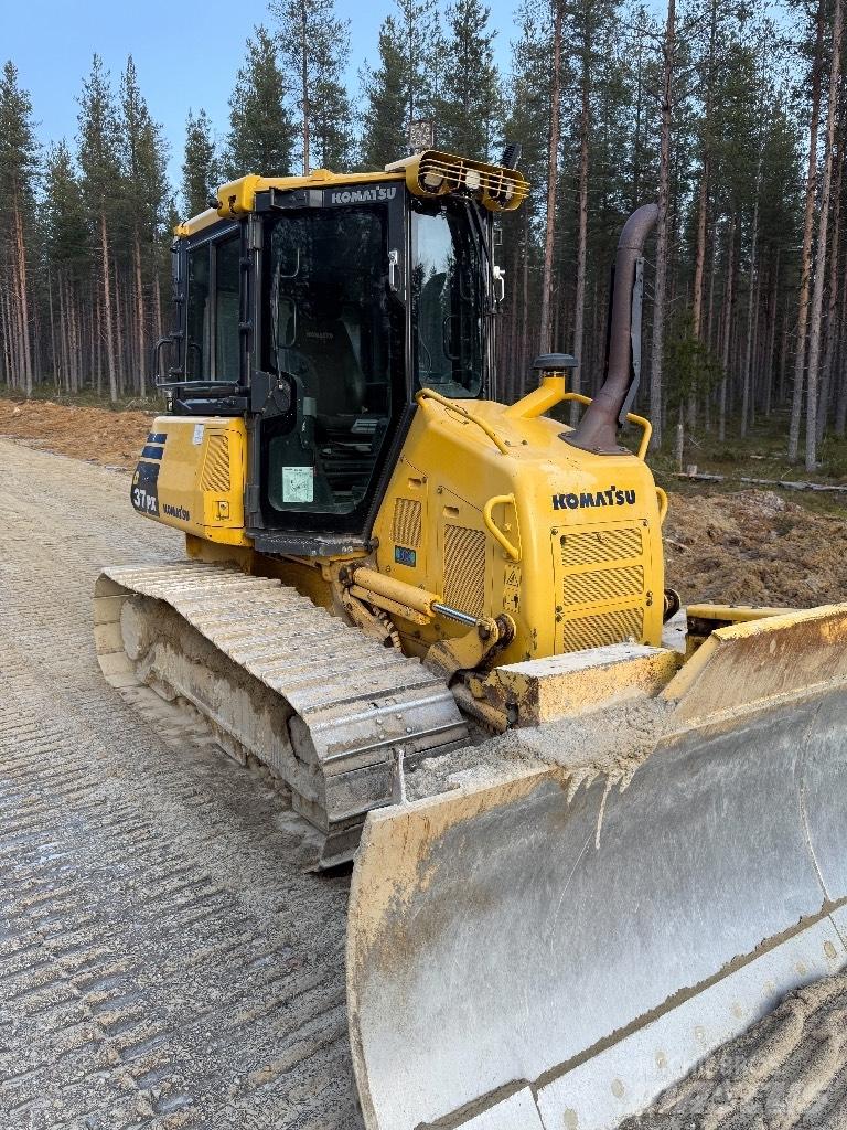 Komatsu D 37 PX-23 ブルドーザー
