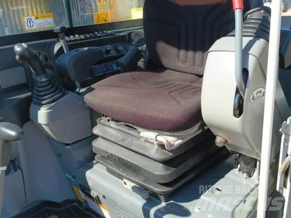Takeuchi TB 260 ミニ油圧ショベル 7t以下（ミニユンボ・ミニディガー）