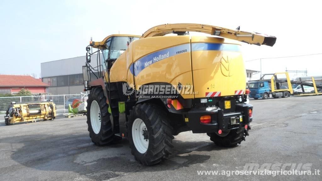 New Holland FR 9060 自走式フォレージハーベスター