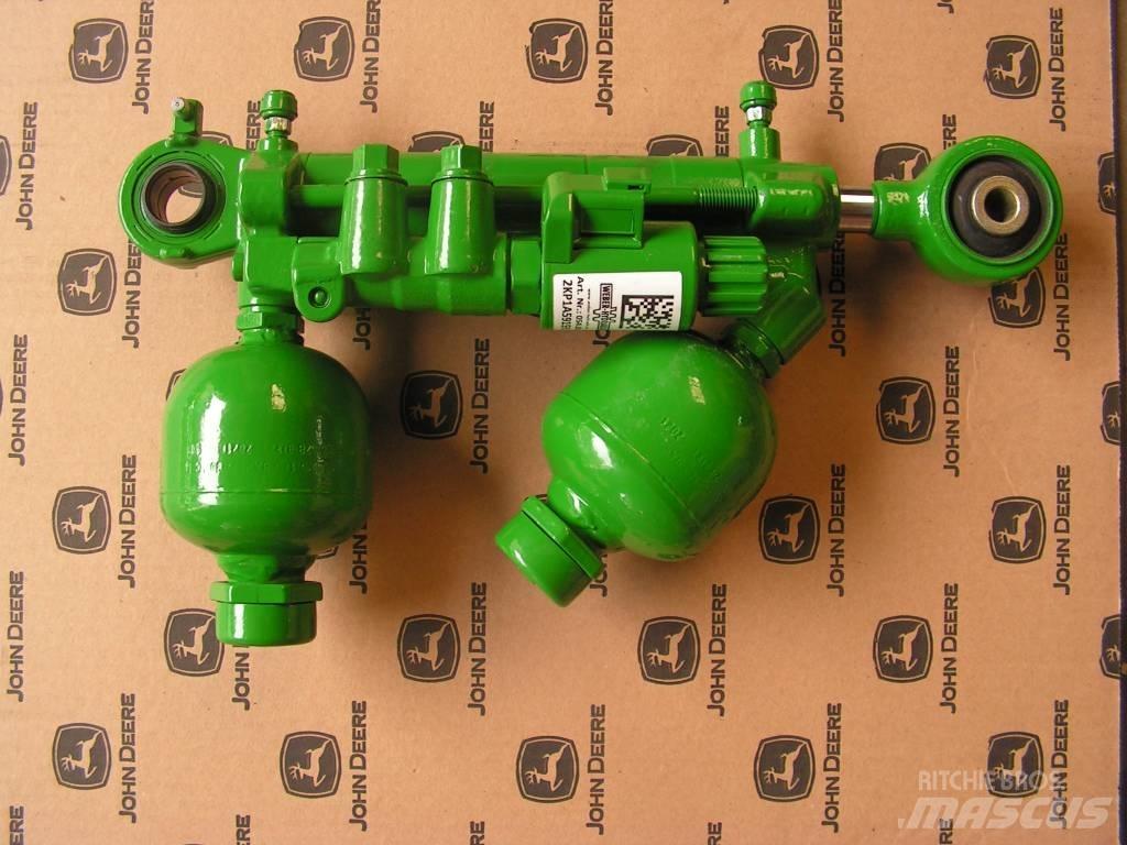 John Deere 6150 R キャビン及び内装