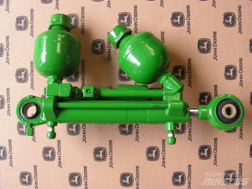 John Deere 6150 R キャビン及び内装