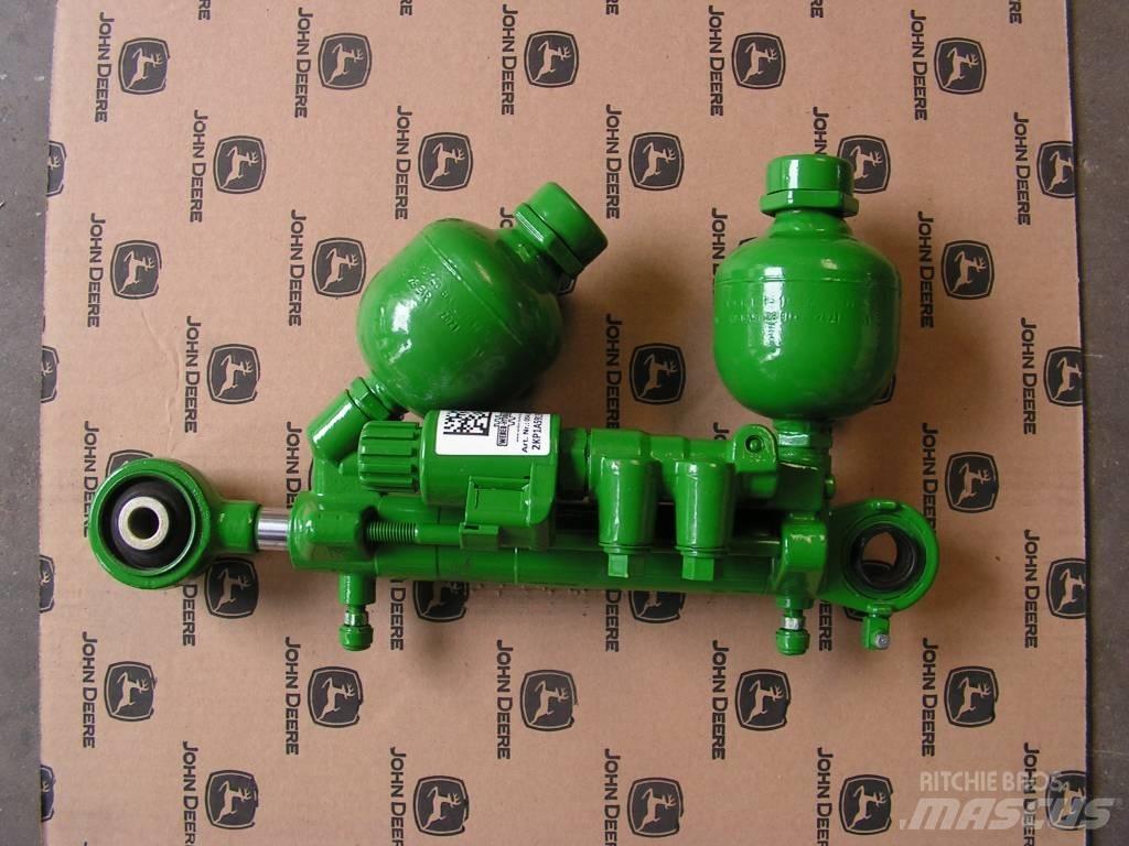 John Deere 6150 R キャビン及び内装
