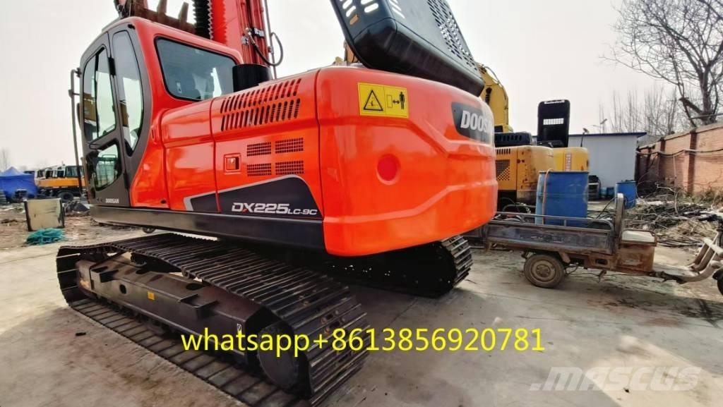 Doosan DX 225 大型油圧ショベル12t以上（パワーショベル・ユンボ）