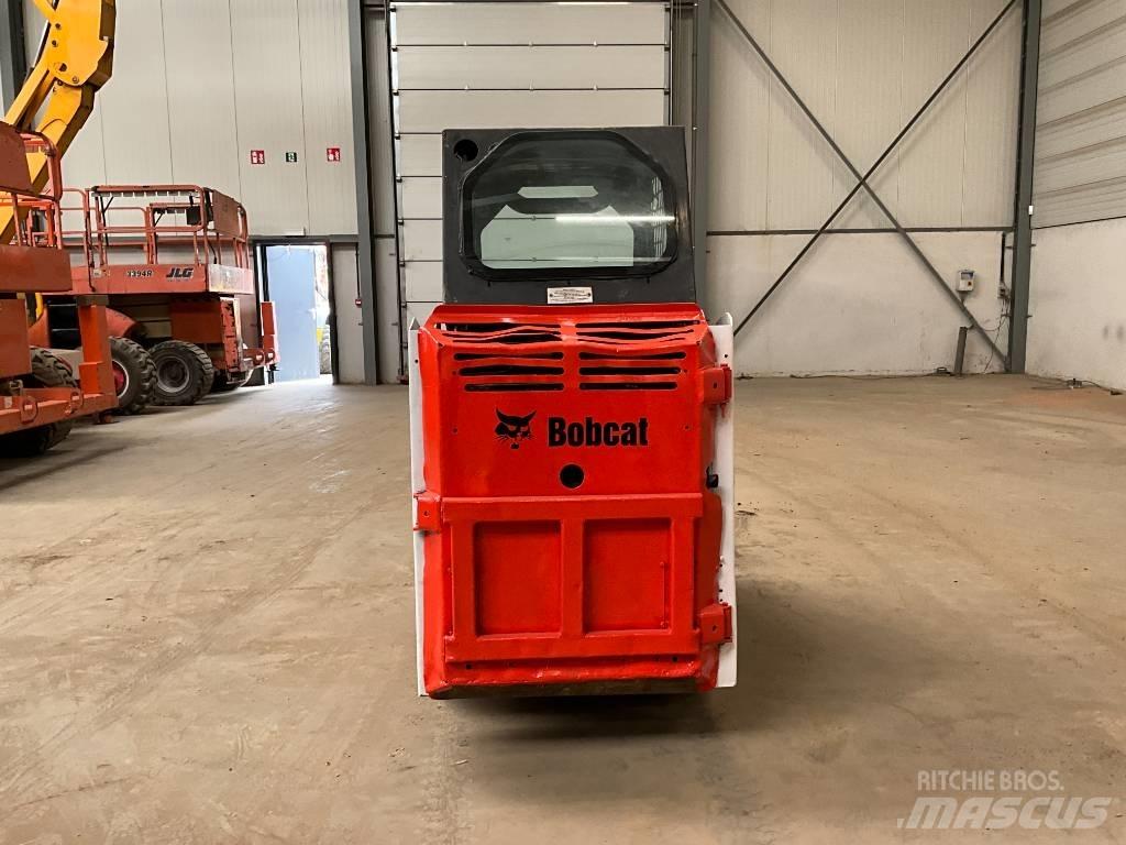 Bobcat S 70 スキッドステアローダー