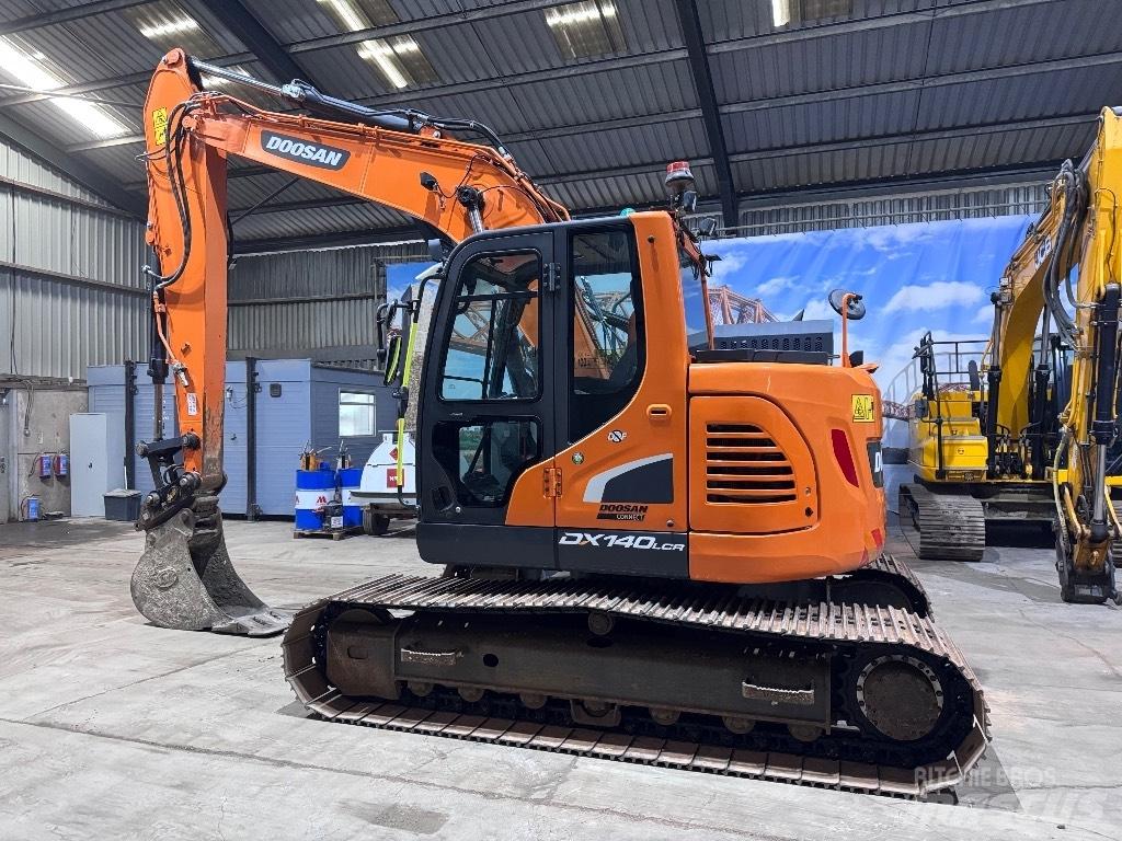 Doosan DX 140 LCR-5 大型油圧ショベル12t以上（パワーショベル・ユンボ）