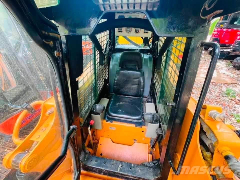 CASE 465 HD スキッドステアローダー