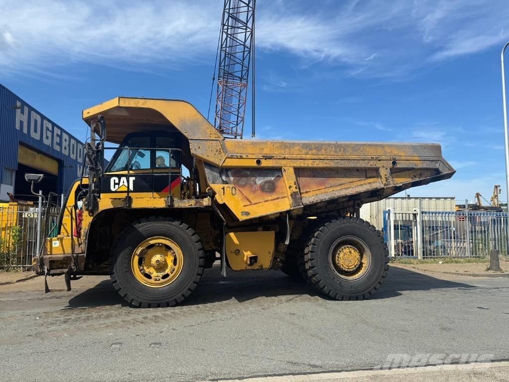 CAT 770 リジットフレーム式ダンプトラック