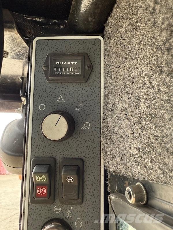 Gehl 1640 スキッドステアローダー
