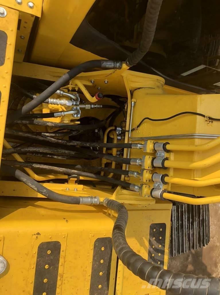 Komatsu PC200-8 大型油圧ショベル12t以上（パワーショベル・ユンボ）