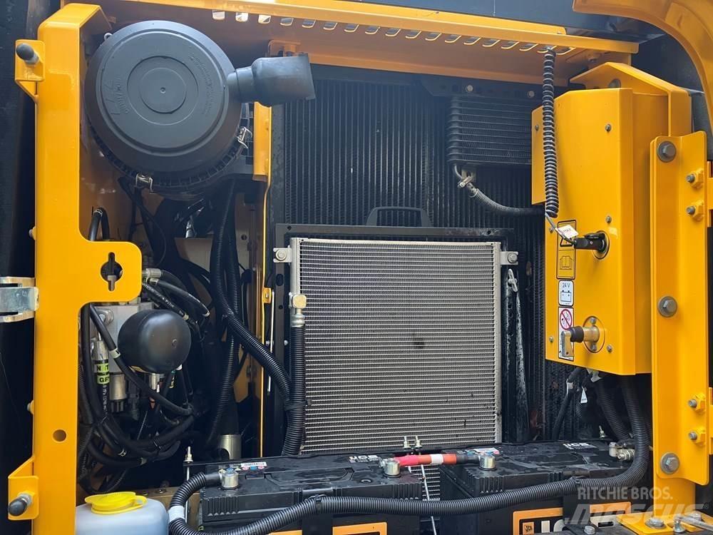 JCB JS145W ホイール式油圧ショベル（パワーショベル・ユンボ・バックホー）