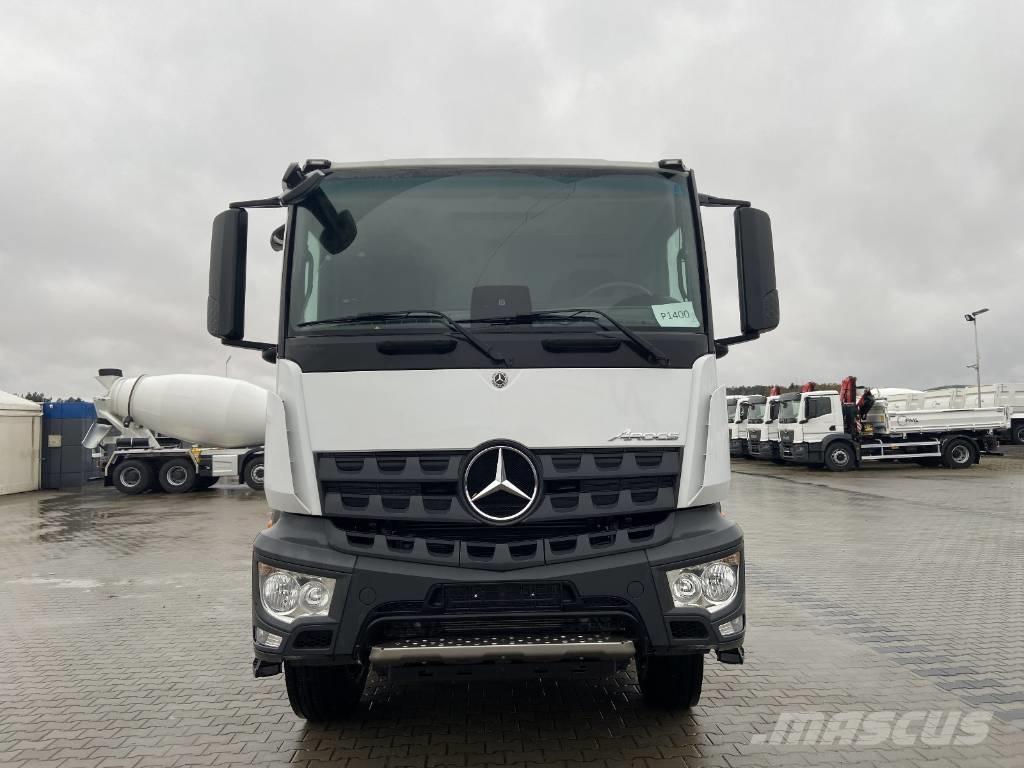 Mercedes-Benz 4143 ダンプ