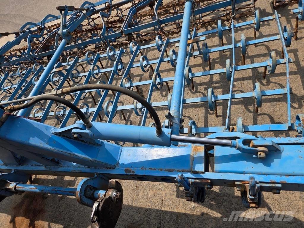Lemken Koralle 4/560 カルチベーター