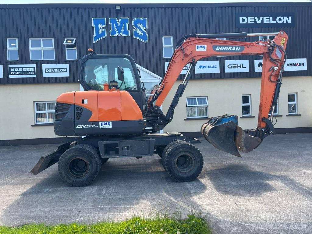 Doosan DX 57 W-5 ホイール式油圧ショベル（パワーショベル・ユンボ・バックホー）