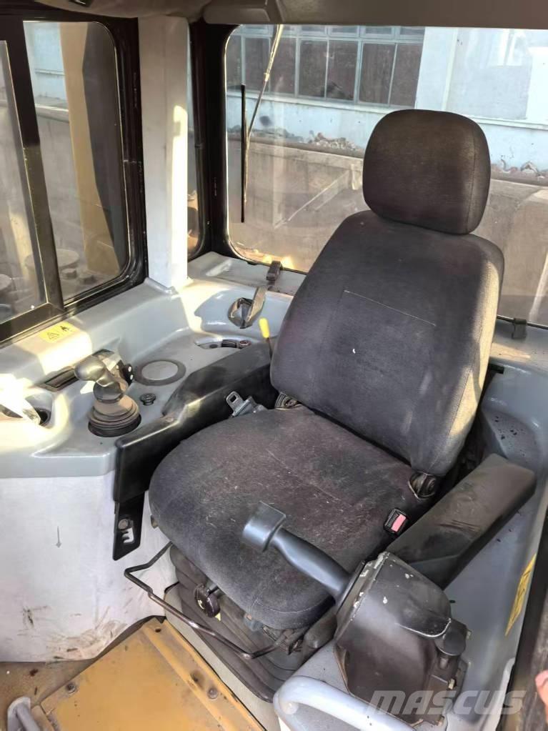 CAT CAT D6R ブルドーザー