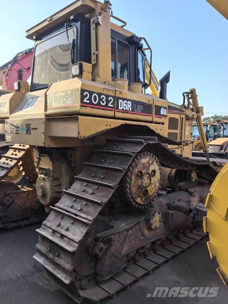 CAT CAT D6R ブルドーザー